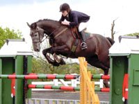 anderida-anica-jumping